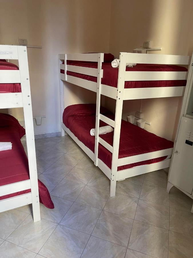Hostel A I R H2o